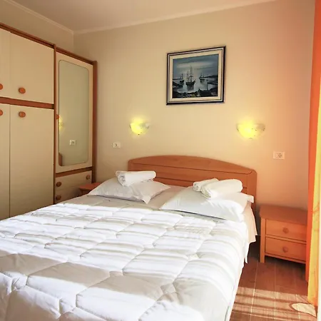 Superba * Brodarica (Sibenik-Knin)